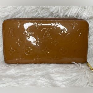 EUC Authentic Louis Vuitton Chocolate Vernis Wallet